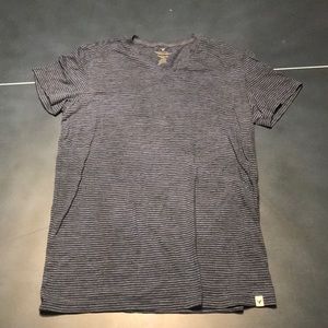 American Eagle V-Neck